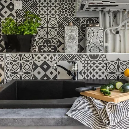 Historic Marais Montorgueil Apartment Paris