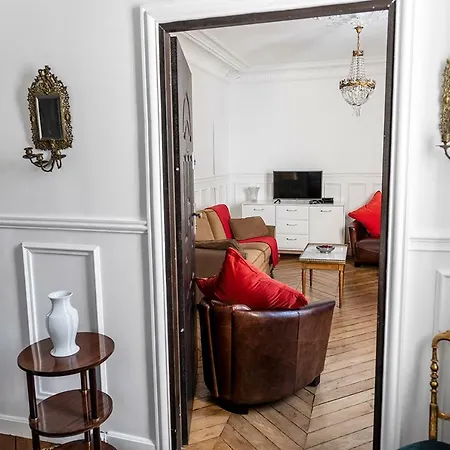 Apartment Historic Marais Montorgueil Paris