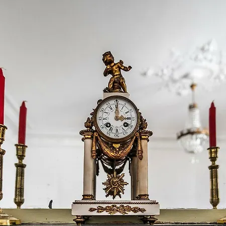 Historic Marais Montorgueil Apartment