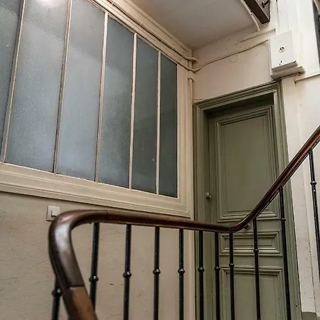Historic Marais Montorgueil Apartment *