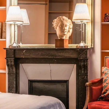 Historic Marais Montorgueil Apartment *