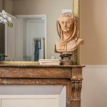 Historic Marais Montorgueil Apartment