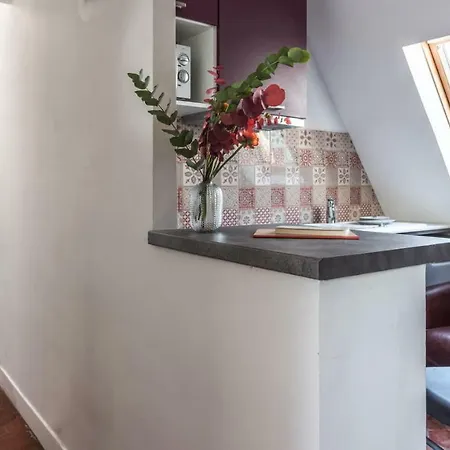 Historic Marais Montorgueil Apartment *