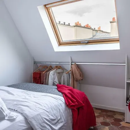 Historic Marais Montorgueil Apartment Paris