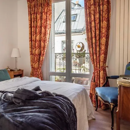 Historic Marais Montorgueil Apartment