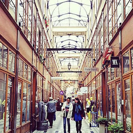 Historic Marais Montorgueil Apartment Paris