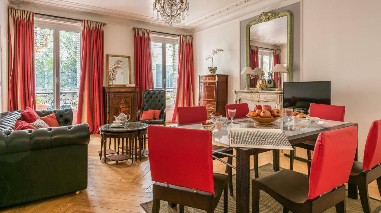 Historic Marais Montorgueil Apartment