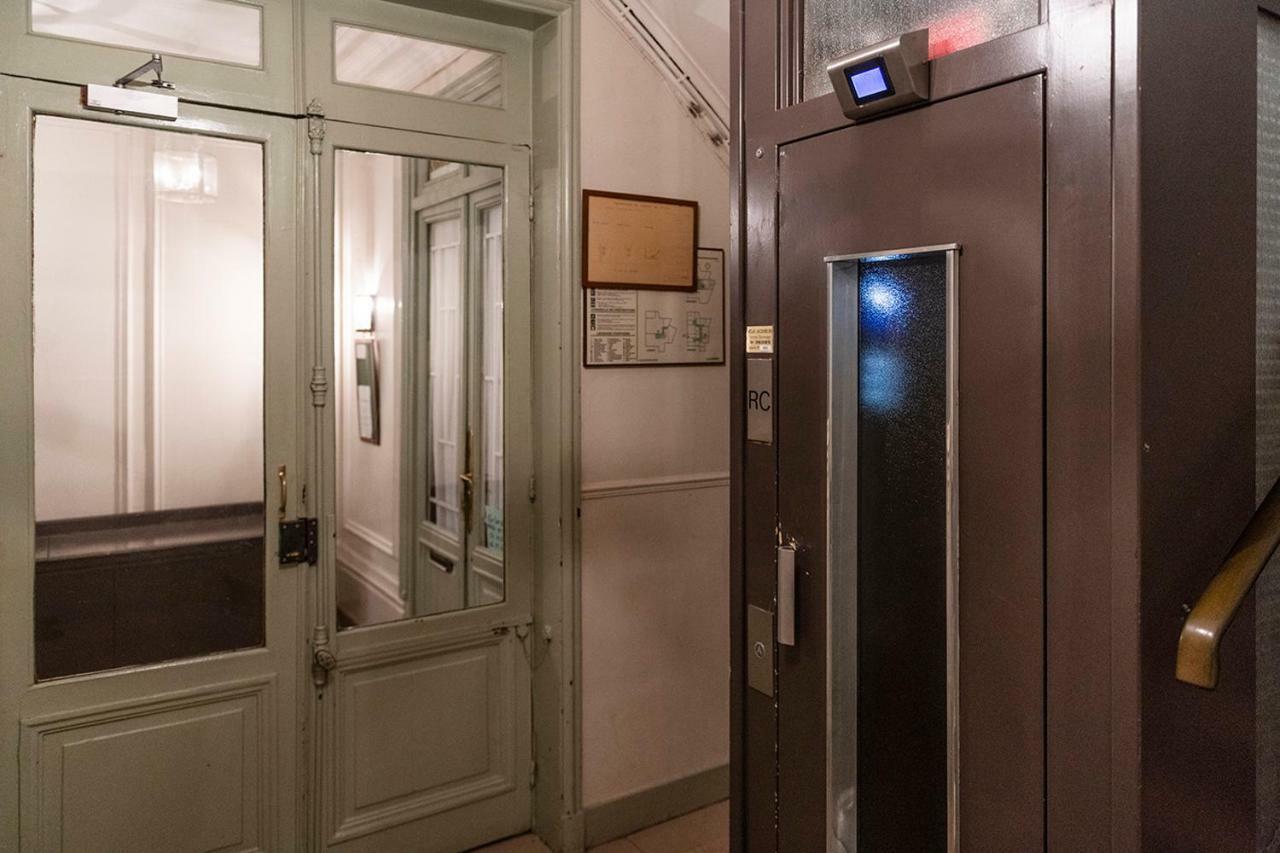 Historic Marais Montorgueil Apartment