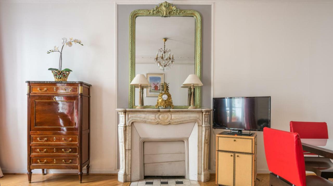 Historic Marais Montorgueil Apartment